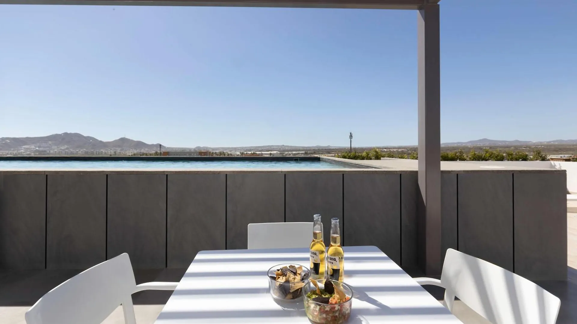 Exquisite Beachside 2 Bedroom Gym & Rooftop Pool Cabo San Lucas 0*,  Meksyk